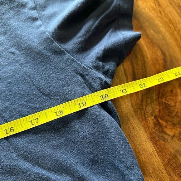 Perfectly broken-in navy tee by GAP - Picture 3 of 4